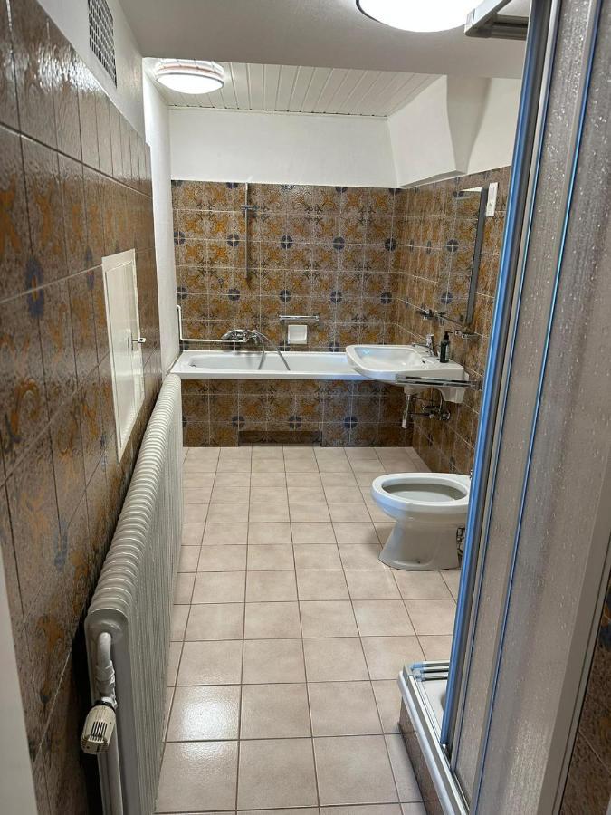Central Plaza Great Apartment 4 Bedroom 3 Bathroom Bruckneudorf Zewnętrze zdjęcie